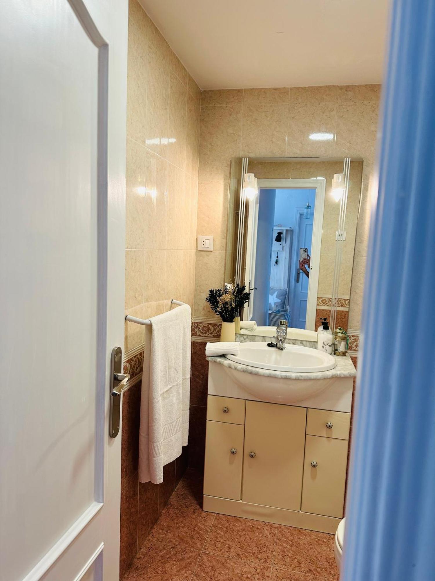 Charming & Cosy Beach Apartment Torremolinos Luaran gambar