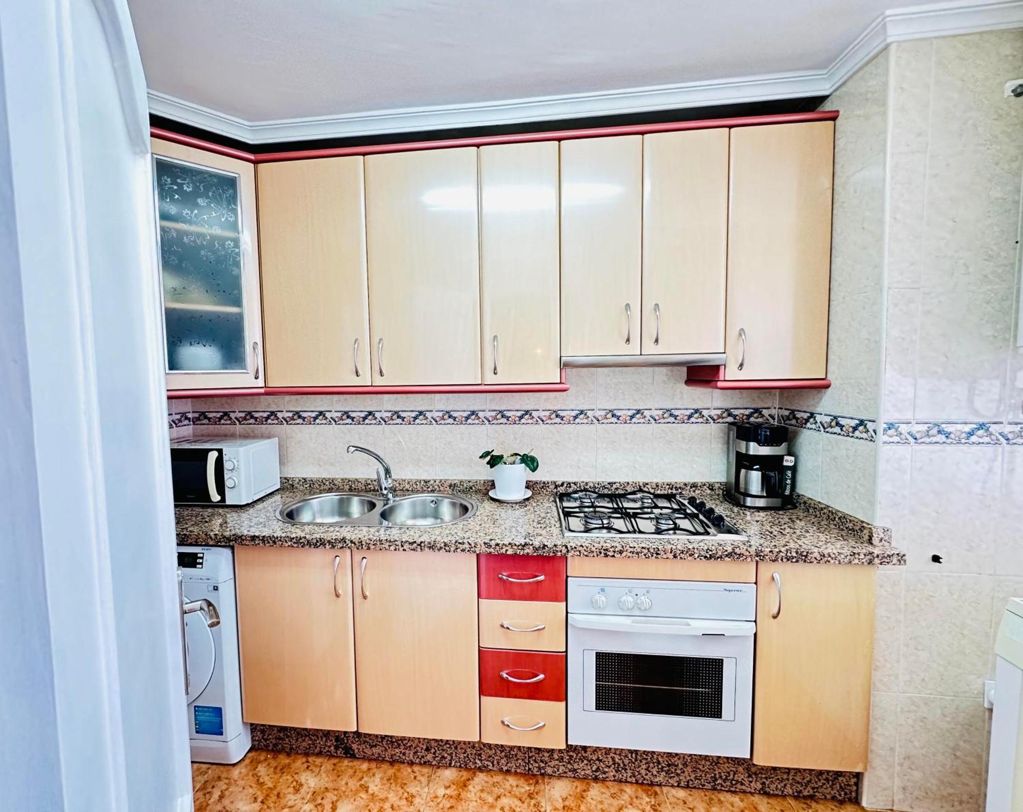 Charming & Cosy Beach Apartment Torremolinos Luaran gambar