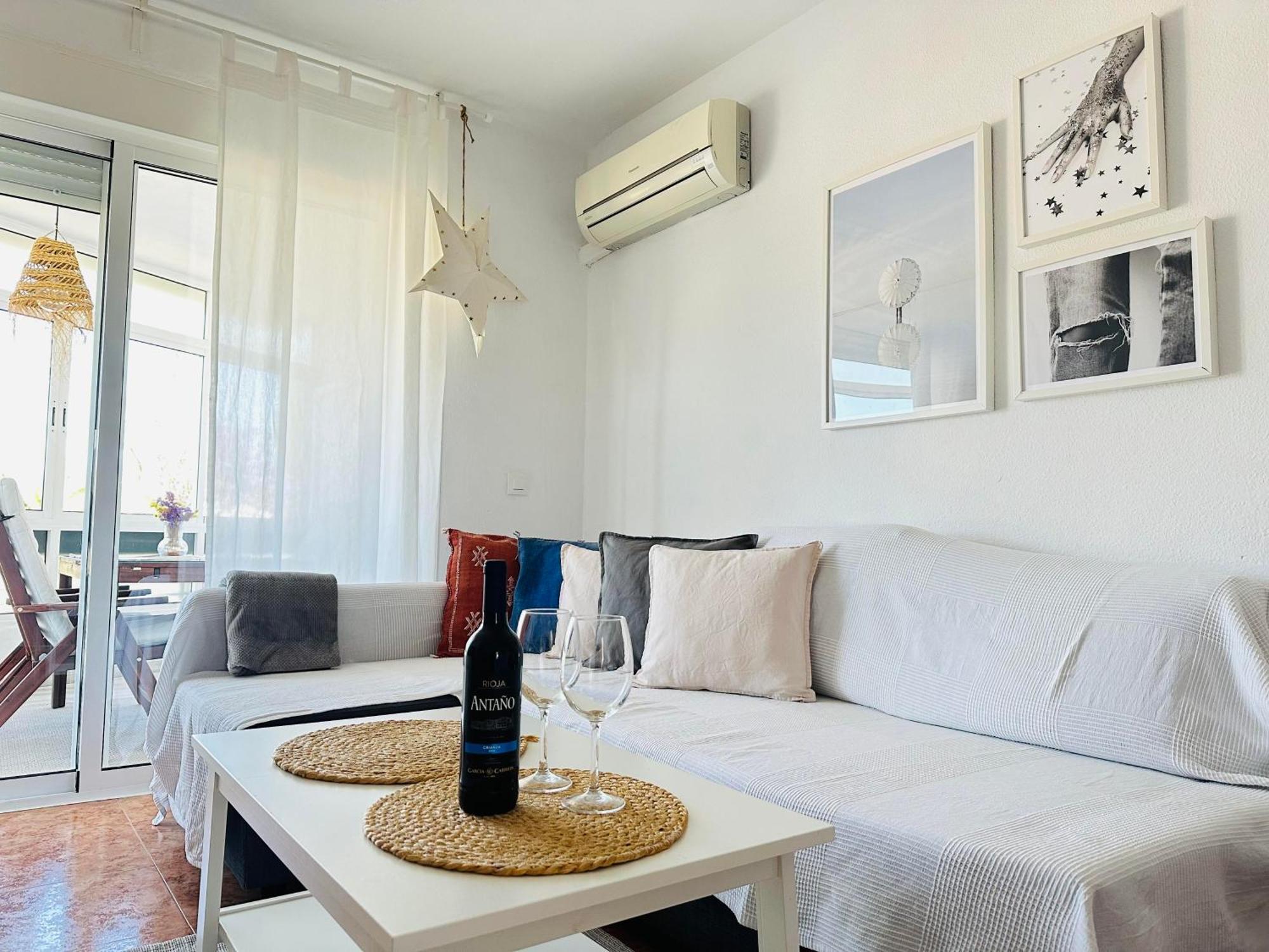 Charming & Cosy Beach Apartment Torremolinos Luaran gambar