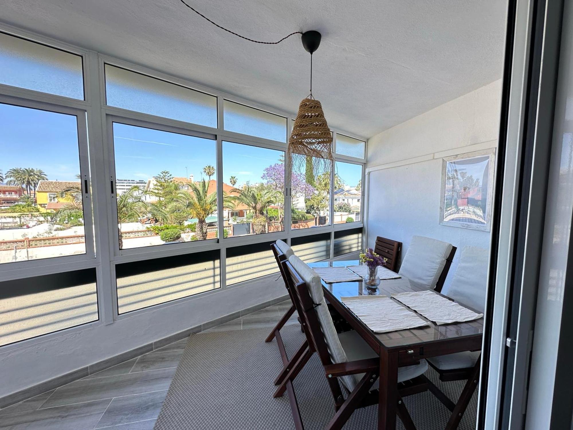 Charming & Cosy Beach Apartment Torremolinos Luaran gambar